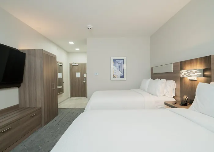 Holiday Inn Express & Suites Tyler South University Area By Ihg
